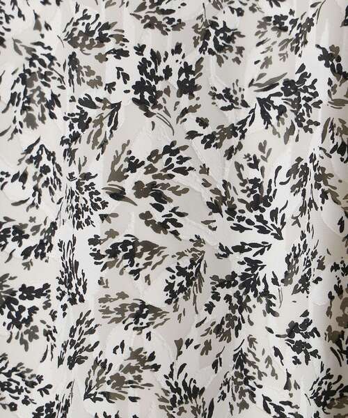 le.coeur blanc(ルクールブラン)の「カットジャガードリーフプリントスカート(スカート・レディース・ブルー系その他4/ホワイト系その他・38/36)」の20枚目の写真