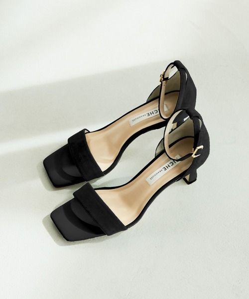 PICHE ABAHOUSE（ピシェ アバハウス）の「アンクルストラップ スクエアトゥサンダル（サンダル・レディース・ブラック/オフホワイト/グレイッシュベージュ/グリーン・38/36/37/39/35）」の2枚目の写真