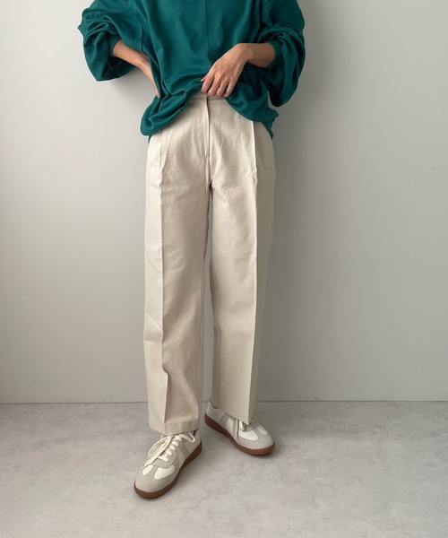 LE MORE(リモア)の「センタープレスカラーストレートパンツ(その他パンツ・レディース・ブラック/ベージュ/アイボリー/ベビーピンク・S/M)」の2枚目の写真