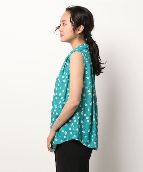 REDYAZEL（レディアゼル）の「フラワープリントノースリシャツ（シャツ/ブラウス・レディース・レッド/ネイビー/グリーン・MEDIUM/SMALL）」の4枚目の写真