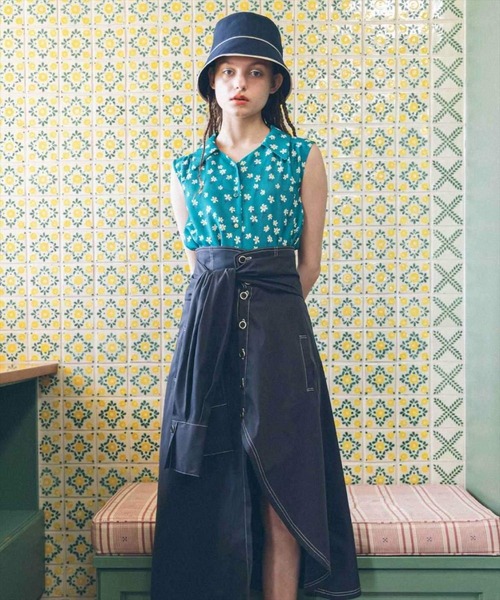 REDYAZEL（レディアゼル）の「フラワープリントノースリシャツ（シャツ/ブラウス・レディース・レッド/ネイビー/グリーン・MEDIUM/SMALL）」の7枚目の写真