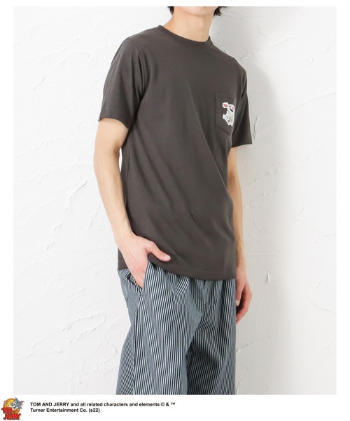 Mac-House(マックハウス)の「Tom and Jerry バック水彩タッチプリントポケット付きTシャツ(Tシャツ/カットソー・メンズ・ホワイト/チャコール・M/L/XL)」の6枚目の写真