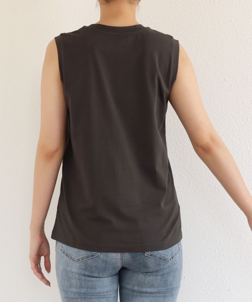 andme（アンドミー）の「【新色追加】コットン天竺ノースリーブトップス（Tシャツ/カットソー・レディース・チャコールグレー/ブラック/グリーン/オフホワイト/テラコッタ/ライム/ラベンダー/ワインレッド/グレイッシュベージュ/グレー/レッド/ネイビー/ライトグリーン/バーガンディー/イエロー系その他・M）」の21枚目の写真