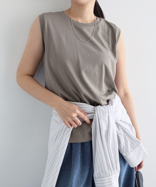andme(アンドミー)の「【新色追加】コットン天竺ノースリーブトップス(Tシャツ/カットソー・レディース・チャコールグレー/ブラック/グリーン/オフホワイト/テラコッタ/ライム/ラベンダー/ワインレッド/グレイッシュベージュ/グレー/レッド/ネイビー/ライトグリーン/バーガンディー/イエロー系その他・M)」の17枚目の写真