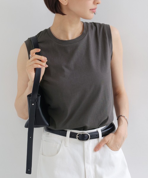 andme(アンドミー)の「【新色追加】コットン天竺ノースリーブトップス(Tシャツ/カットソー・レディース・チャコールグレー/ブラック/グリーン/オフホワイト/テラコッタ/ライム/ラベンダー/ワインレッド/グレイッシュベージュ/グレー/レッド/ネイビー/ライトグリーン/バーガンディー/イエロー系その他・M)」の21枚目の写真