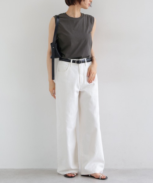 andme(アンドミー)の「【新色追加】コットン天竺ノースリーブトップス(Tシャツ/カットソー・レディース・チャコールグレー/ブラック/グリーン/オフホワイト/テラコッタ/ライム/ラベンダー/ワインレッド/グレイッシュベージュ/グレー/レッド/ネイビー/ライトグリーン/バーガンディー/イエロー系その他・M)」の22枚目の写真