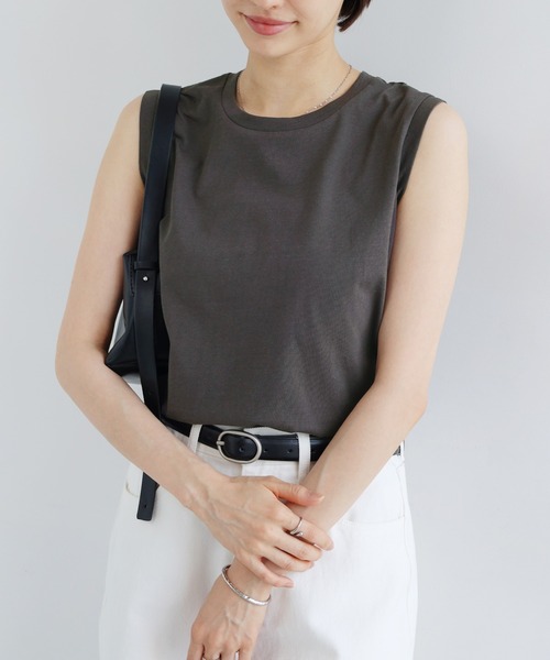 andme(アンドミー)の「【新色追加】コットン天竺ノースリーブトップス(Tシャツ/カットソー・レディース・チャコールグレー/ブラック/グリーン/オフホワイト/テラコッタ/ライム/ラベンダー/ワインレッド/グレイッシュベージュ/グレー/レッド/ネイビー/ライトグリーン/バーガンディー/イエロー系その他・M)」の18枚目の写真