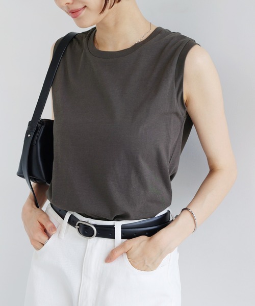 andme(アンドミー)の「【新色追加】コットン天竺ノースリーブトップス(Tシャツ/カットソー・レディース・チャコールグレー/ブラック/グリーン/オフホワイト/テラコッタ/ライム/ラベンダー/ワインレッド/グレイッシュベージュ/グレー/レッド/ネイビー/ライトグリーン/バーガンディー/イエロー系その他・M)」の20枚目の写真