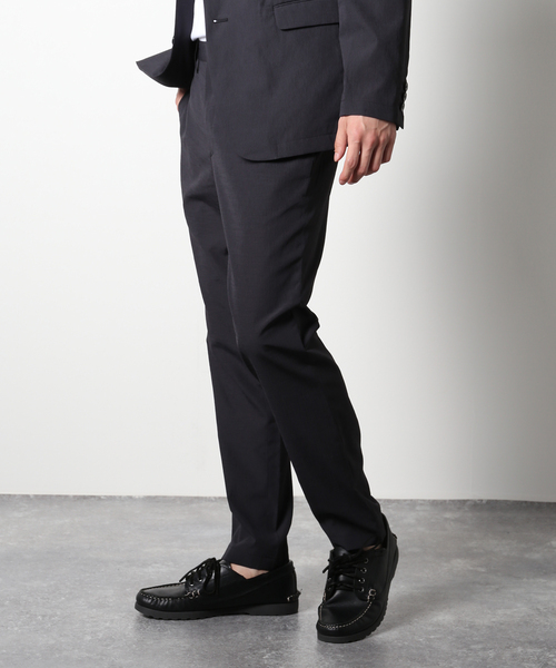 JOURNAL STANDARD(ジャーナルスタンダード)の「【EVALET/エバレット】クレープ テーパードパンツ(スラックス・メンズ・ベージュ/ネイビー/ブラック系その他・MEDIUM/SMALL/LARGE)」の2枚目の写真