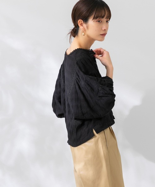 KBF（ケイビーエフ）の「ラウンドハーフスリーブブラウス（シャツ/ブラウス・レディース・ホワイト/ブラック/アイボリー・ONE）」の11枚目の写真