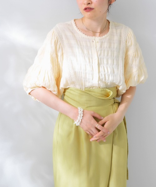 KBF（ケイビーエフ）の「ラウンドハーフスリーブブラウス（シャツ/ブラウス・レディース・ホワイト/ブラック/アイボリー・ONE）」の16枚目の写真