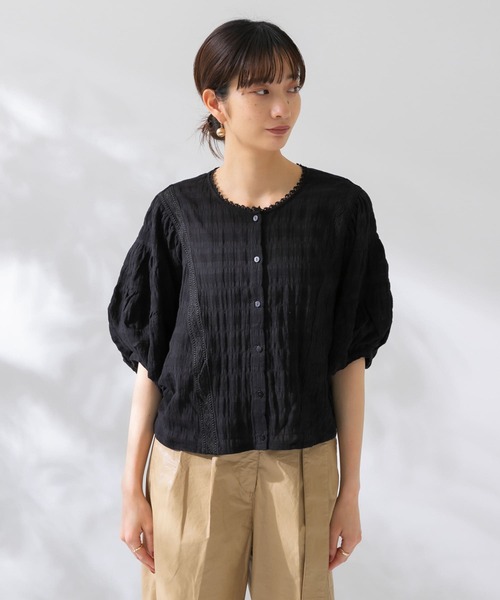 KBF（ケイビーエフ）の「ラウンドハーフスリーブブラウス（シャツ/ブラウス・レディース・ホワイト/ブラック/アイボリー・ONE）」の22枚目の写真