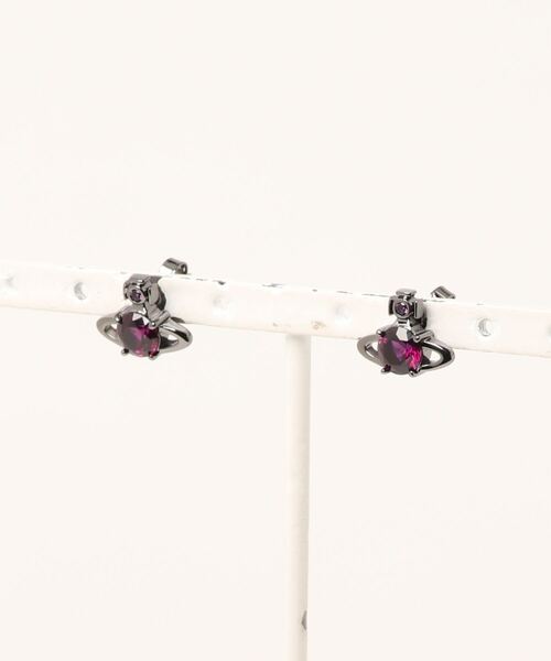 Vivienne Westwood(ヴィヴィアンウエストウッド)の「62010070/REINA EARRINGS-SMV(ピアス(両耳用)・レディース・シルバー/ピンク/ブラウン/パープル・FREE)」の3枚目の写真
