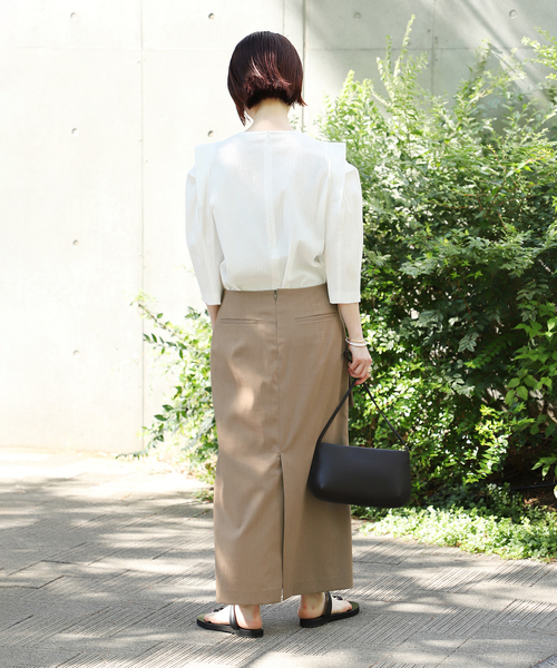 VERMEIL par iena(ヴェルメイユパーイエナ)の「リップルパワーショルダーブラウス(シャツ/ブラウス・レディース・ホワイト/ブラック・38/36)」の12枚目の写真