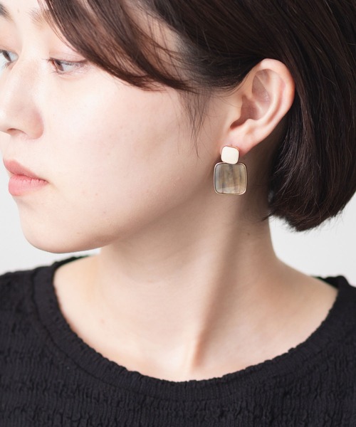 ABBEY MARKET(アビーマーケット)の「マーブルエポボリュームピアス TRULY(ピアス(両耳用)・レディース・ブラック/ホワイト・FREE)」の3枚目の写真