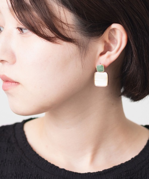 ABBEY MARKET(アビーマーケット)の「マーブルエポボリュームピアス TRULY(ピアス(両耳用)・レディース・ブラック/ホワイト・FREE)」の4枚目の写真