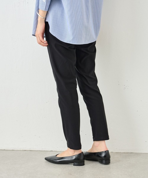 BEARDSLEY（ビアズリー）の「ハイテンションスリムタックパンツ：低身長・ウエスト背中側ゴム・高身長にも３サイズ展開（その他パンツ・レディース・ホワイト/ブラック/キャメル/カーキ・1/2/0）」の9枚目の写真