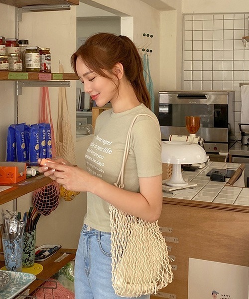 SONA（ソナ）の「SONYUNARA NEVER英文プリント半袖Tシャツ（Tシャツ/カットソー・レディース・グリーン系その他/アイボリー/ブラック・FREE）」の12枚目の写真