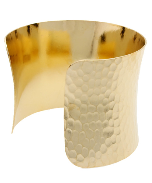 Ray BEAMS（レイビームス）の「a.v.max / 槌目柄 カフバングル（バングル/リストバンド・レディース・シルバー/ゴールド・ONE SIZE）」の3枚目の写真