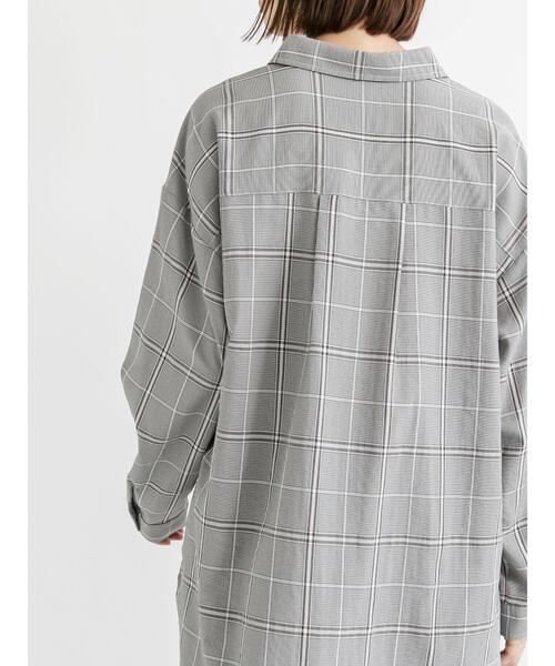 Samansa Mos2 blue（サマンサモスモスブルー）の「マルチスタイルシャツ（シャツ/ブラウス・レディース・ベージュ/ブラウン/グレー/オフホワイト/カーキ/ブルー/モカ・MEDIUM/LARGE）」の16枚目の写真