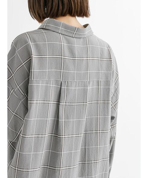 Samansa Mos2 blue（サマンサモスモスブルー）の「マルチスタイルシャツ（シャツ/ブラウス・レディース・ベージュ/ブラウン/グレー/オフホワイト/カーキ/ブルー/モカ・MEDIUM/LARGE）」の17枚目の写真