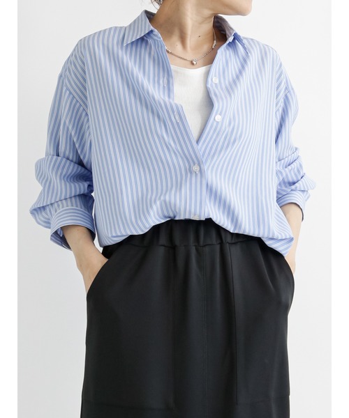 Samansa Mos2 blue（サマンサモスモスブルー）の「マルチスタイルシャツ（シャツ/ブラウス・レディース・ベージュ/ブラウン/グレー/オフホワイト/カーキ/ブルー/モカ・MEDIUM/LARGE）」の7枚目の写真