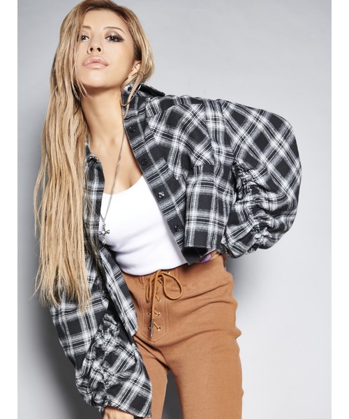 EGOIST（エゴイスト）の「ドロストスリーブ短丈シャツIII（シャツ/ブラウス・レディース・ブラック/パープル・FREE）」の4枚目の写真