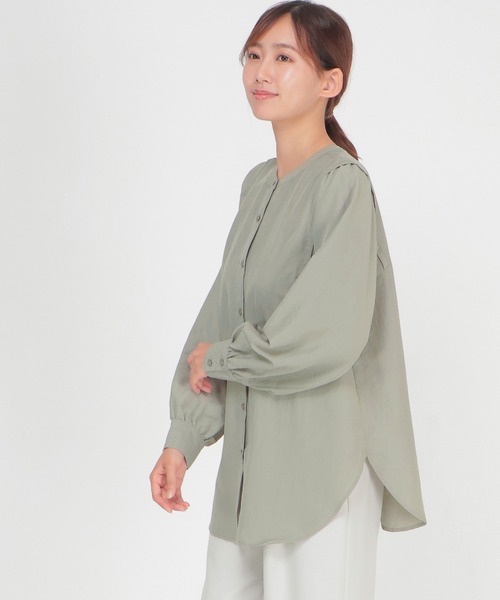 ikka(イッカ)の「前後2WAYバンドカラー 2(シャツ/ブラウス・レディース・オリーブ/ピンク系その他/オフホワイト/ブルー系その他/その他1・L/M/S)」の3枚目の写真