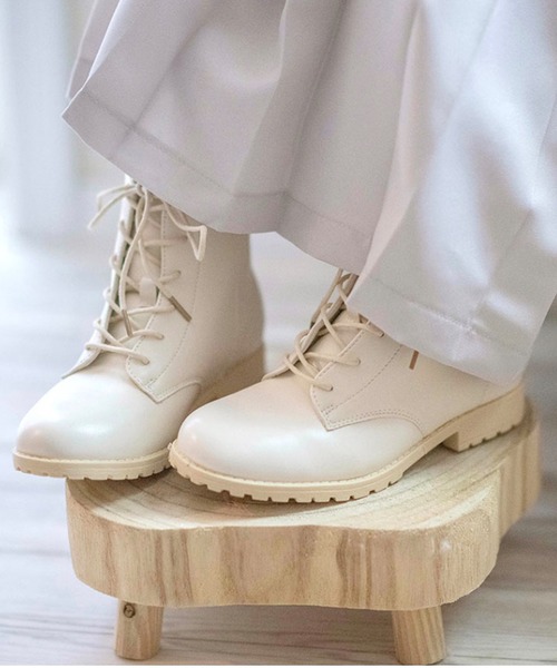 Catherine Cottage（キャサリンコテージ）の「ベージュレースアップブーツ（ブーツ・キッズ・ベージュ・18/19/20/21/22/23/24）」の5枚目の写真