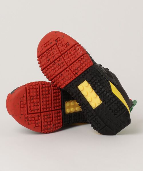 adidas（アディダス）の「adidas スポーツ DNA × LEGO / adidas Sport DNA × LEGO / アディダス（スニーカー・キッズ・ブラック×レッド/イエロー系その他・25.0cm/22.0cm/22.5cm/23.0cm/23.5cm/24.0cm/24.5cm/17.0cm/18cm/19.0cm/20.0cm/21.0cm）」の16枚目の写真
