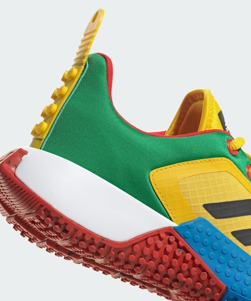 adidas（アディダス）の「adidas スポーツ DNA × LEGO / adidas Sport DNA × LEGO / アディダス（スニーカー・キッズ・ブラック×レッド/イエロー系その他・25.0cm/22.0cm/22.5cm/23.0cm/23.5cm/24.0cm/24.5cm/17.0cm/18cm/19.0cm/20.0cm/21.0cm）」の13枚目の写真