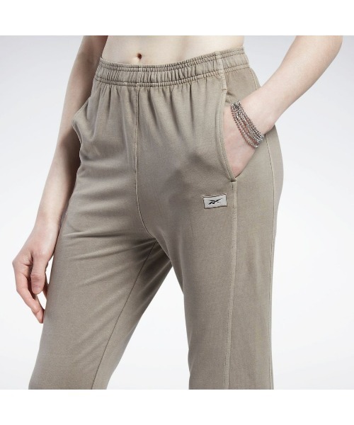 Reebok(リーボック)の「フィッティドパンツ / CL ND FITTED PANT(スウェットパンツ・レディース・グレー/アッシュグレー・J/L/J/M/J/S/J/O/X-LARGE/MEDIUM/SMALL/LARGE)」の12枚目の写真