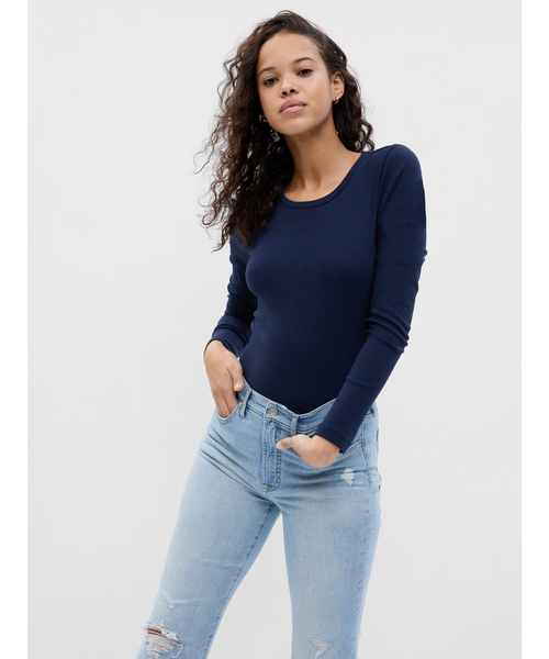 GAP（ギャップ）の「モダンクルーネック長袖Tシャツ（Tシャツ/カットソー・レディース・ホワイト/ネイビー/その他/ブラック/ブルー/ホワイト×ネイビー/ブラック系その他/ブラウン/ブラウン系その他/ホワイト×ブラック・XL/XS/L/S/XXS/M）」の13枚目の写真