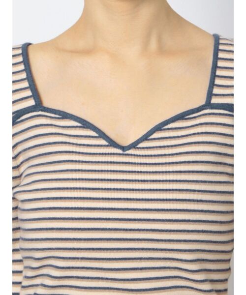 RESEXXY（リゼクシー）の「ハートネックニットトップス（ニット/セーター・レディース・ブラック/ベージュ/ブルー・FREE）」の6枚目の写真