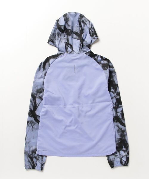 PUMA(プーマ)の「プーマ PUMA RUN AOP FAVORITE ウーブン ジャケット_(ナイロンジャケット・レディース・ブルー・S/L/M)」の3枚目の写真
