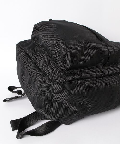 NEW ERA（ニューエラ）の「NEW ERA/ニューエラ キッズ デイパック B.P CHILD LIGHT PACK 13518004（バックパック/リュック・キッズ・ブラック・ONE SIZE）」の2枚目の写真