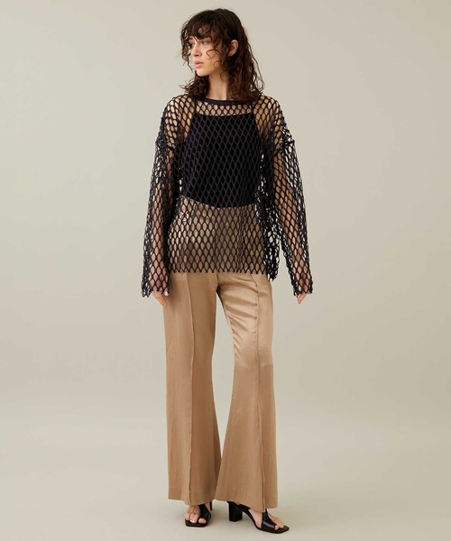 YOHEI OHNO（ヨウヘイオオノ）の「【YOHEI OHNO/ヨウヘイオオノ】アワーベーシックフレアトラウザー（スラックス・レディース・ベージュ/ネイビー・36/38）」の6枚目の写真