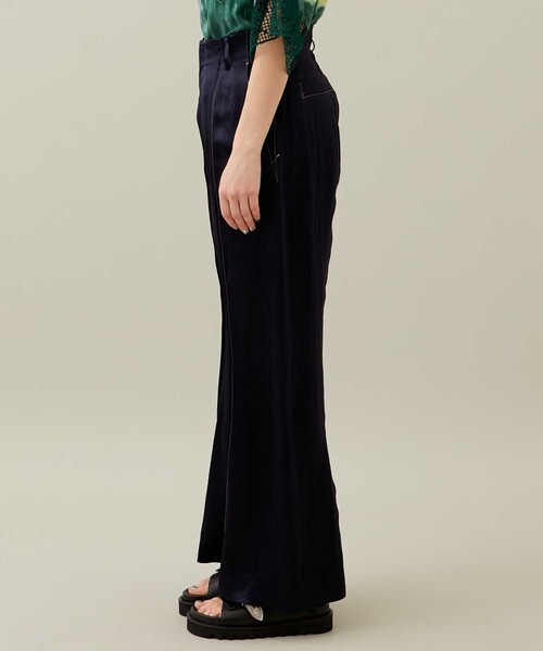 YOHEI OHNO（ヨウヘイオオノ）の「【YOHEI OHNO/ヨウヘイオオノ】アワーベーシックフレアトラウザー（スラックス・レディース・ベージュ/ネイビー・36/38）」の19枚目の写真