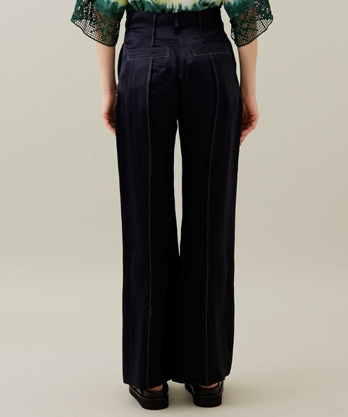 YOHEI OHNO（ヨウヘイオオノ）の「【YOHEI OHNO/ヨウヘイオオノ】アワーベーシックフレアトラウザー（スラックス・レディース・ベージュ/ネイビー・36/38）」の21枚目の写真