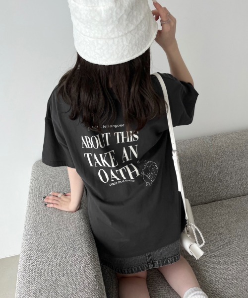 OLIVE des OLIVE(オリーブデオリーブ)の「アニピクビッグTシャツ(Tシャツ/カットソー・レディース・アイボリー/オフホワイト/サックスブルー/スミクロ・FREE)」の3枚目の写真