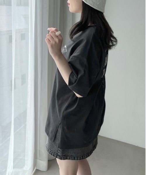OLIVE des OLIVE(オリーブデオリーブ)の「アニピクビッグTシャツ(Tシャツ/カットソー・レディース・アイボリー/オフホワイト/サックスブルー/スミクロ・FREE)」の12枚目の写真