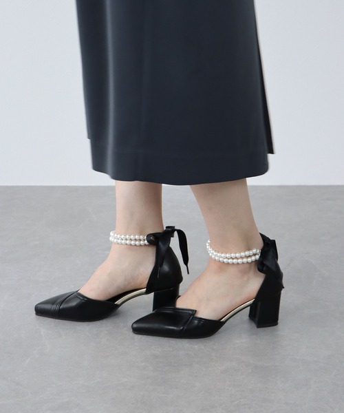 BLUEEAST（ブルーイースト）の「パールアンクレット付パンプス（パンプス・レディース・オフホワイト/ブラック/ベージュ・MEDIUM/LARGE）」の20枚目の写真