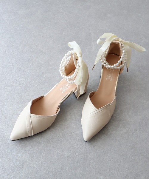 BLUEEAST（ブルーイースト）の「パールアンクレット付パンプス（パンプス・レディース・オフホワイト/ブラック/ベージュ・MEDIUM/LARGE）」の16枚目の写真