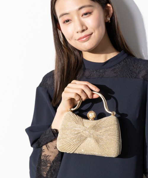 form forma（フォルムフォルマ）の「ギャザーモチーフ　パーティーバッグ/結婚式/お呼ばれ/パーティー（クラッチバッグ・レディース・ゴールド/シルバー/ブラック・FREE）」の3枚目の写真