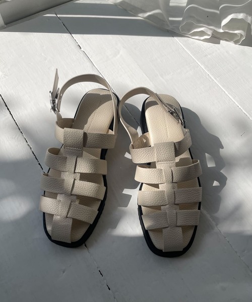 URBAN RESEARCH DOORS(アーバンリサーチドアーズ)の「コンフォートグルカサンダル(サンダル・レディース・ブラック/アイボリー・36/37/38)」の7枚目の写真