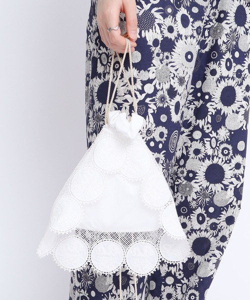 I am I in fact...(アイアムアイインファクト)の「●キキレース 巾着ショルダーバッグ(ハンドバッグ・レディース・ホワイト/ブラック/ピンク・FREE)」の7枚目の写真