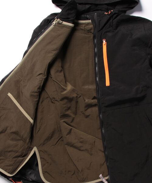 チチカカ（チチカカ）の「3WAYマウンテンパーカージャケット（マウンテンパーカー・レディース・ブラック/オレンジ/ブルー・LARGE/MEDIUM）」の7枚目の写真