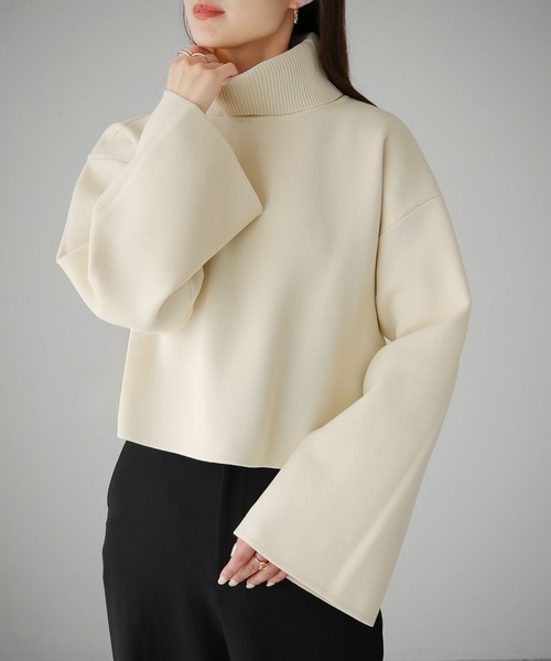 cheriella（シェリエラ）の「【cheriella】WEB限定　ショート丈フレアスリーブニット（ニット/セーター・レディース・アイボリー/ブラック/チェリーピンク/ブルー/グリーン・M）」の2枚目の写真