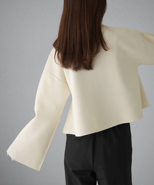 cheriella（シェリエラ）の「【cheriella】WEB限定　ショート丈フレアスリーブニット（ニット/セーター・レディース・アイボリー/ブラック/チェリーピンク/ブルー/グリーン・M）」の11枚目の写真