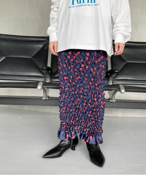 LOWRYS FARM（ローリーズファーム）の「スソフリルシャーリングスカート　969764（スカート・レディース・ブラック/ネイビー・FREE）」の19枚目の写真